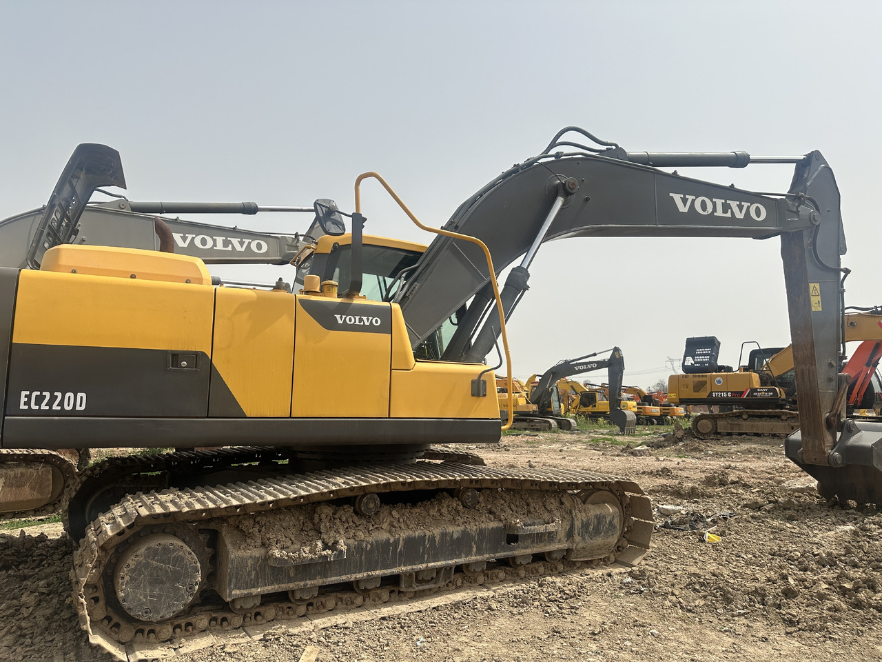VOLVO EC220D - Escavatore cingolato: foto 3 VOLVO EC220D - Escavatore cingolato: foto 3
