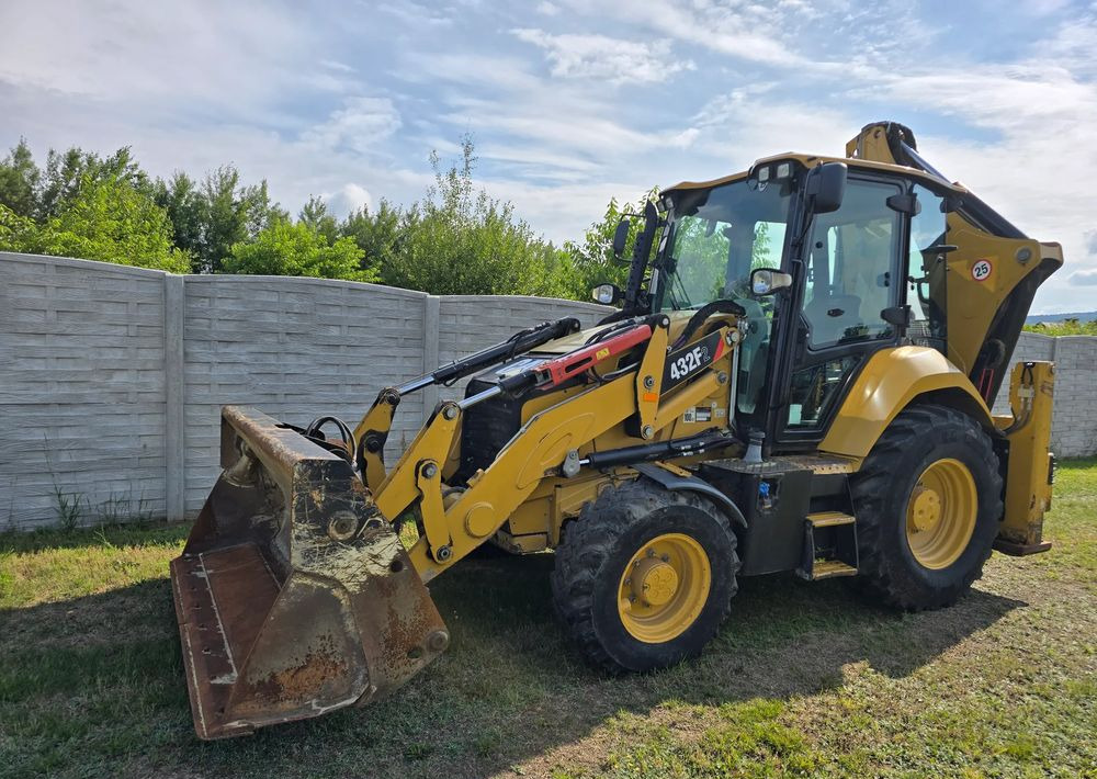 Caterpillar - Terna: foto 1 Caterpillar - Terna: foto 1