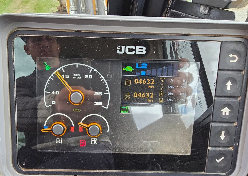JCB - Escavatore cingolato: foto 4 JCB - Escavatore cingolato: foto 4
