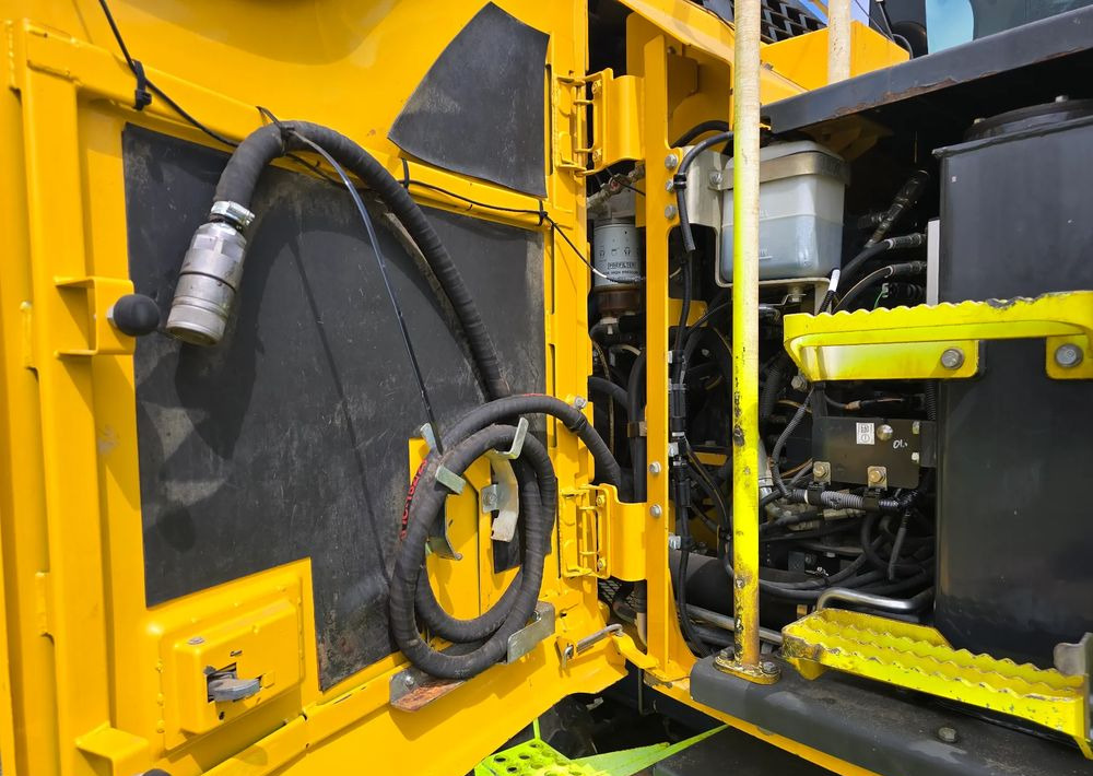 Komatsu - Escavatore gommato: foto 5 Komatsu - Escavatore gommato: foto 5