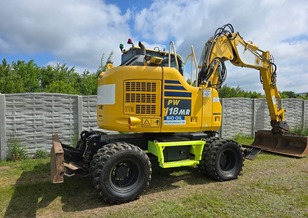 Komatsu - Escavatore gommato: foto 4 Komatsu - Escavatore gommato: foto 4