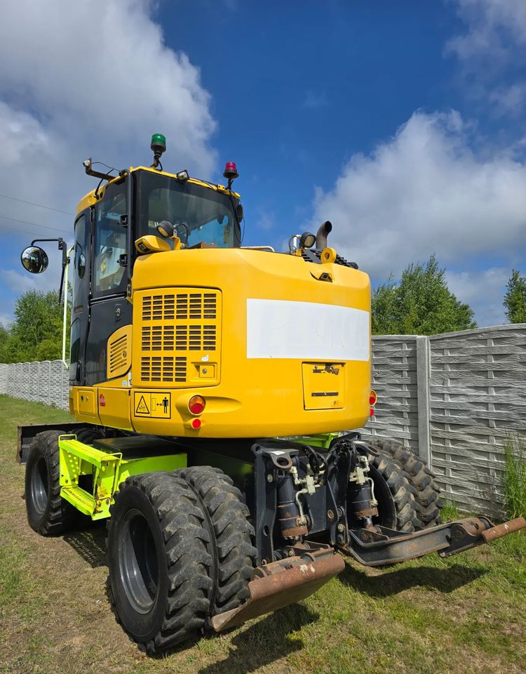 Komatsu - Escavatore gommato: foto 3 Komatsu - Escavatore gommato: foto 3