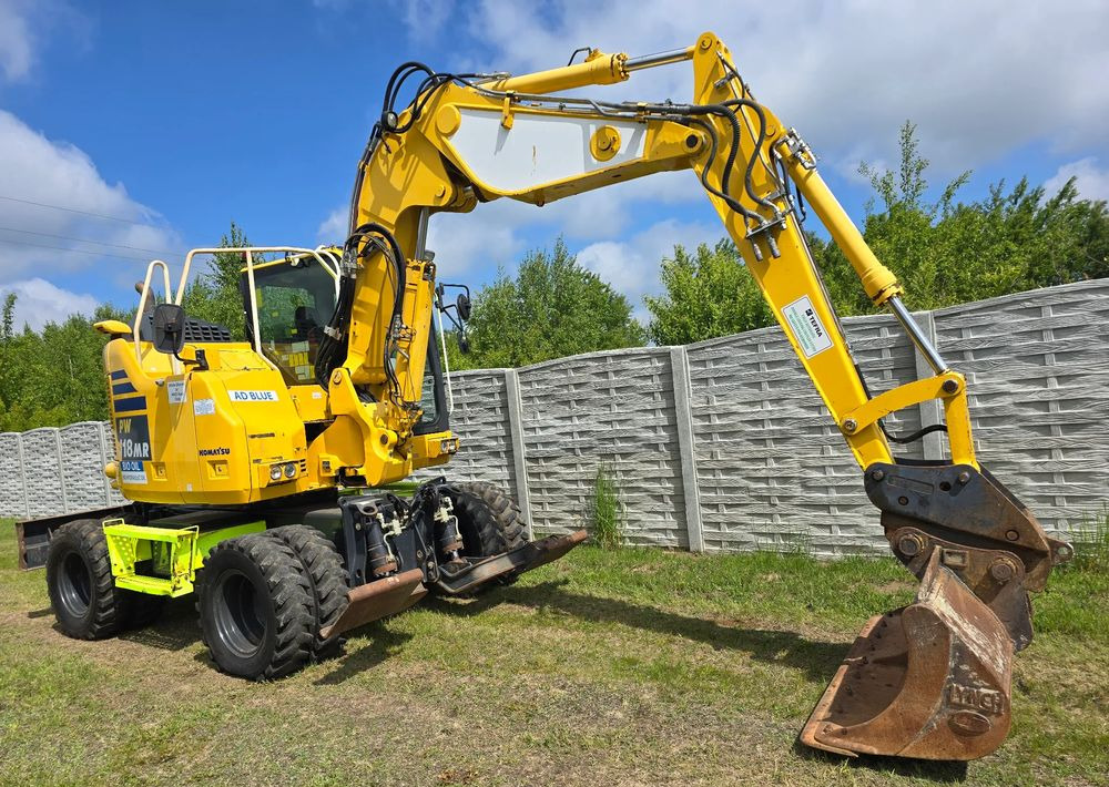 Komatsu - Escavatore gommato: foto 2 Komatsu - Escavatore gommato: foto 2