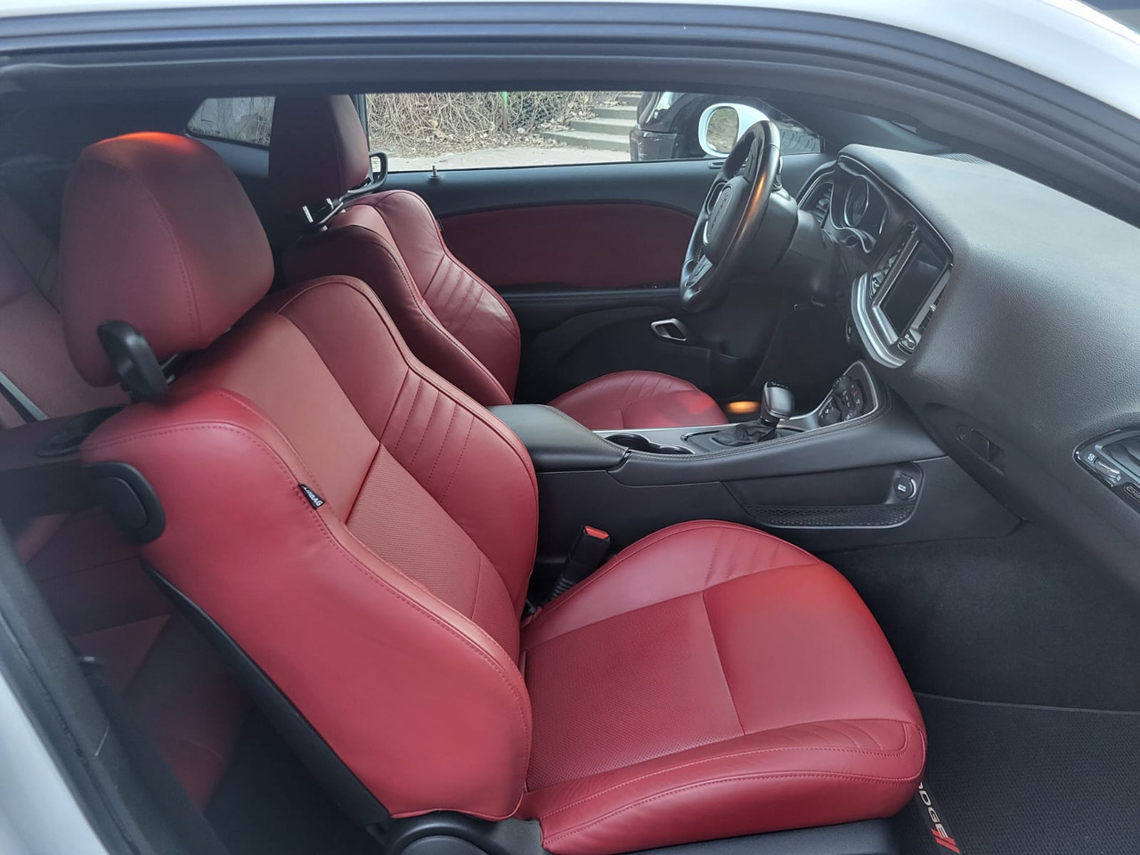 Coupé Dodge Challenger: foto 18