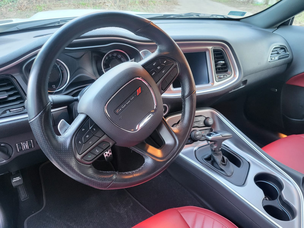 Coupé Dodge Challenger: foto 24