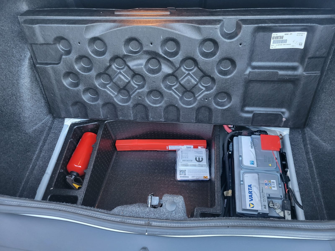 Coupé Dodge Challenger: foto 16