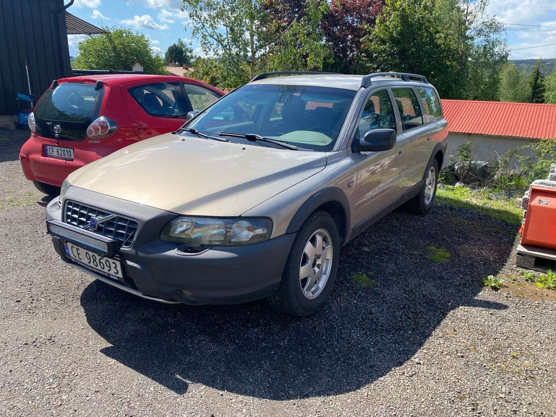 2001 Volvo XC70 EU-GODKJENT (rep.-objekt) - Autovettura: foto 1 2001 Volvo XC70 EU-GODKJENT (rep.-objekt) - Autovettura: foto 1