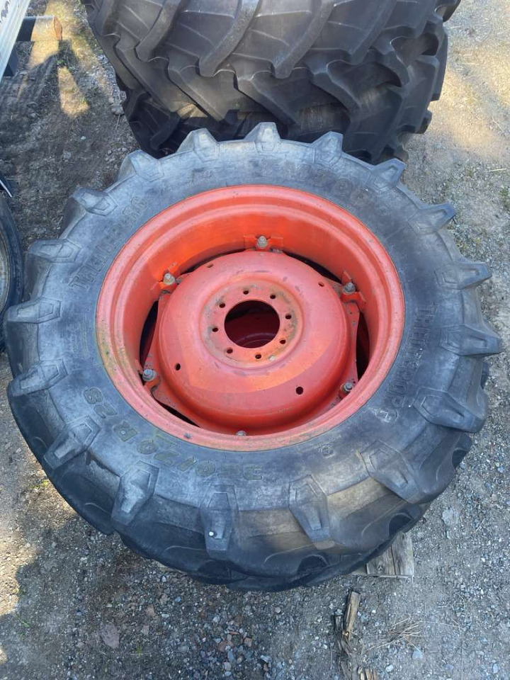 2stk Trelleborg TM700 på felg - Macchina agricola: foto 1 2stk Trelleborg TM700 på felg - Macchina agricola: foto 1