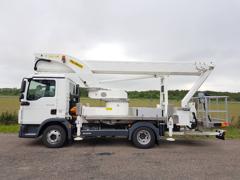 Palfinger P 300 KS | 2022 - Piattaforma autocarrata: foto 1 Palfinger P 300 KS | 2022 - Piattaforma autocarrata: foto 1