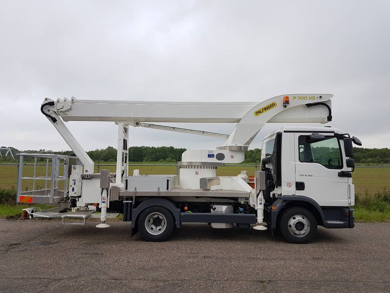 Palfinger P 300 KS | 2022 - Piattaforma autocarrata: foto 4 Palfinger P 300 KS | 2022 - Piattaforma autocarrata: foto 4