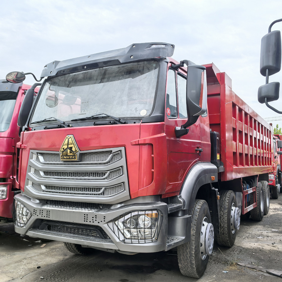 SINOTRUCK HOWO - Autocarro ribaltabile: foto 1 SINOTRUCK HOWO - Autocarro ribaltabile: foto 1