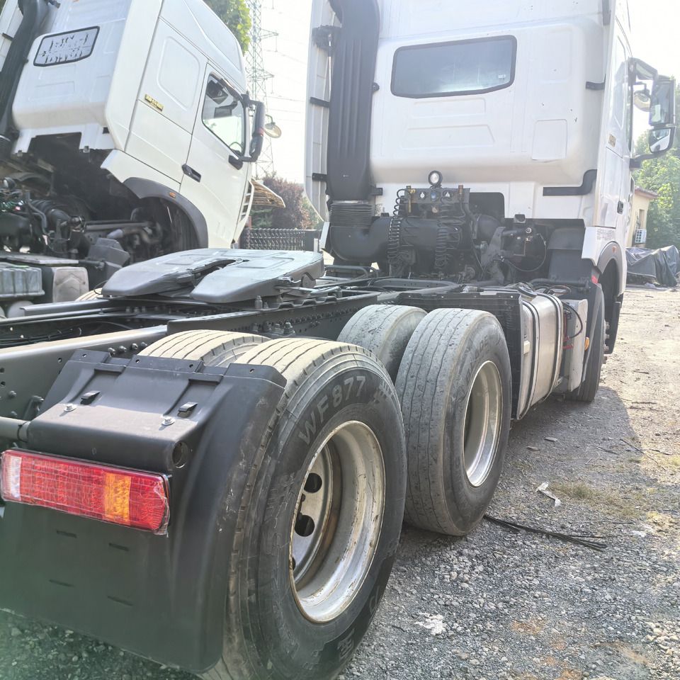 SINOTRUCK HOWO - Trattore stradale: foto 5 SINOTRUCK HOWO - Trattore stradale: foto 5