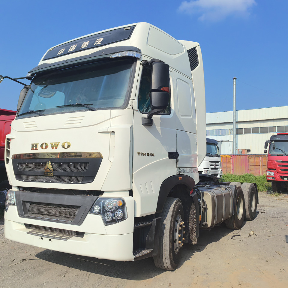 SINOTRUCK HOWO - Trattore stradale: foto 1 SINOTRUCK HOWO - Trattore stradale: foto 1