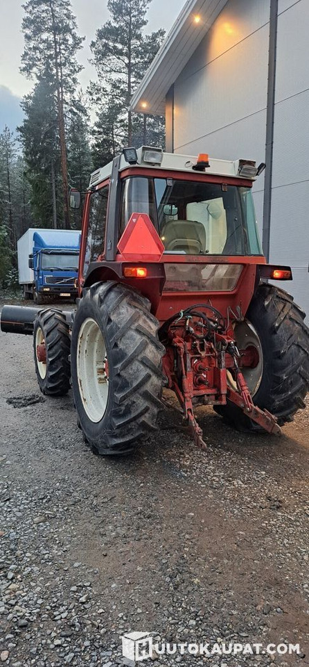 International 585XL, 1985, Diesel, 6 147 h Traktori, Kruunupyy - Trattore: foto 4 International 585XL, 1985, Diesel, 6 147 h Traktori, Kruunupyy - Trattore: foto 4