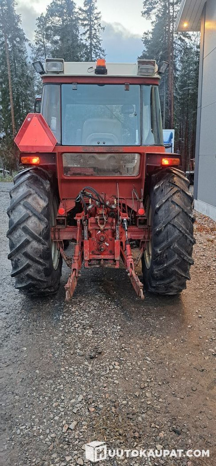 International 585XL, 1985, Diesel, 6 147 h Traktori, Kruunupyy - Trattore: foto 3 International 585XL, 1985, Diesel, 6 147 h Traktori, Kruunupyy - Trattore: foto 3