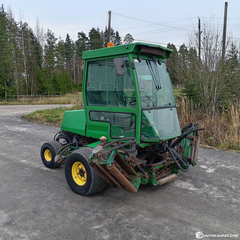 John Deere 3235 kelaleikkuri, 4 WD ja hytti, Hollola - Tagliaerba: foto 1 John Deere 3235 kelaleikkuri, 4 WD ja hytti, Hollola - Tagliaerba: foto 1