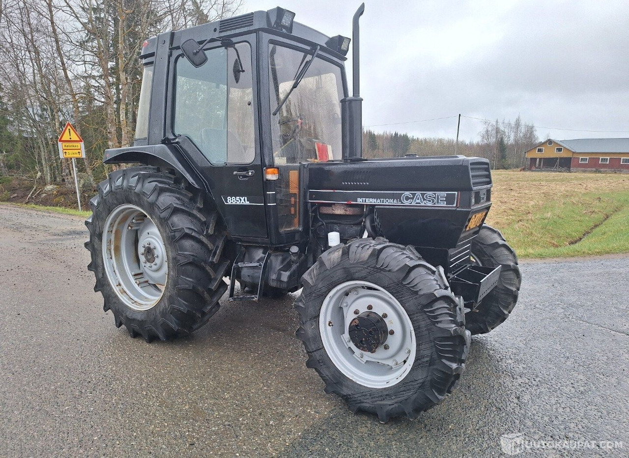 Case IH 885XL, 1988, 4.4 l, Diesel, 7 900 h Traktori, Akaa - Macchina agricola: foto 3 Case IH 885XL, 1988, 4.4 l, Diesel, 7 900 h Traktori, Akaa - Macchina agricola: foto 3