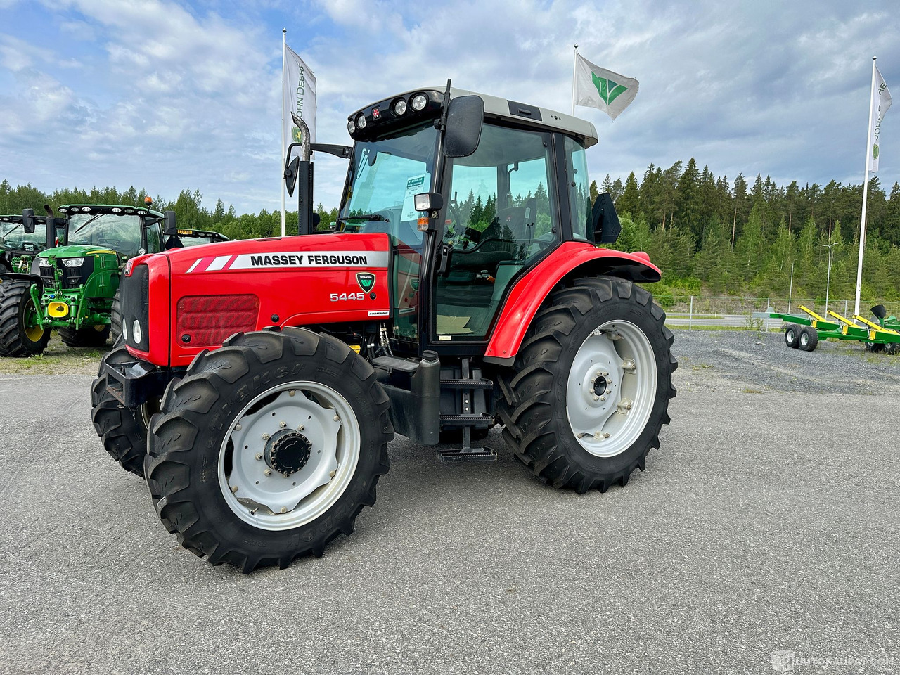 Massey Ferguson 5445, 2006, 4.4 l, HUOM TUNNIT VAIN 1 350 h, Lempäälä - Macchina agricola: foto 1 Massey Ferguson 5445, 2006, 4.4 l, HUOM TUNNIT VAIN 1 350 h, Lempäälä - Macchina agricola: foto 1