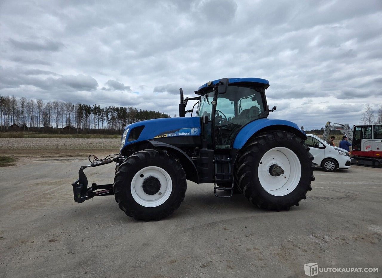 New Holland T7030 PC, 2007, 6.8 l, Diesel, 10 350 h Traktori, Honkajoki - Macchina agricola: foto 2 New Holland T7030 PC, 2007, 6.8 l, Diesel, 10 350 h Traktori, Honkajoki - Macchina agricola: foto 2