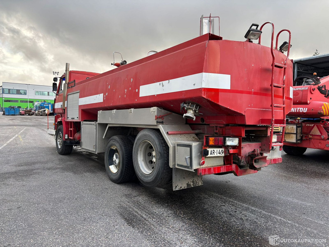 Sisu säiliöauto, 1983, Vantaa - Camion cisterna, Autopompa: foto 3 Sisu säiliöauto, 1983, Vantaa - Camion cisterna, Autopompa: foto 3