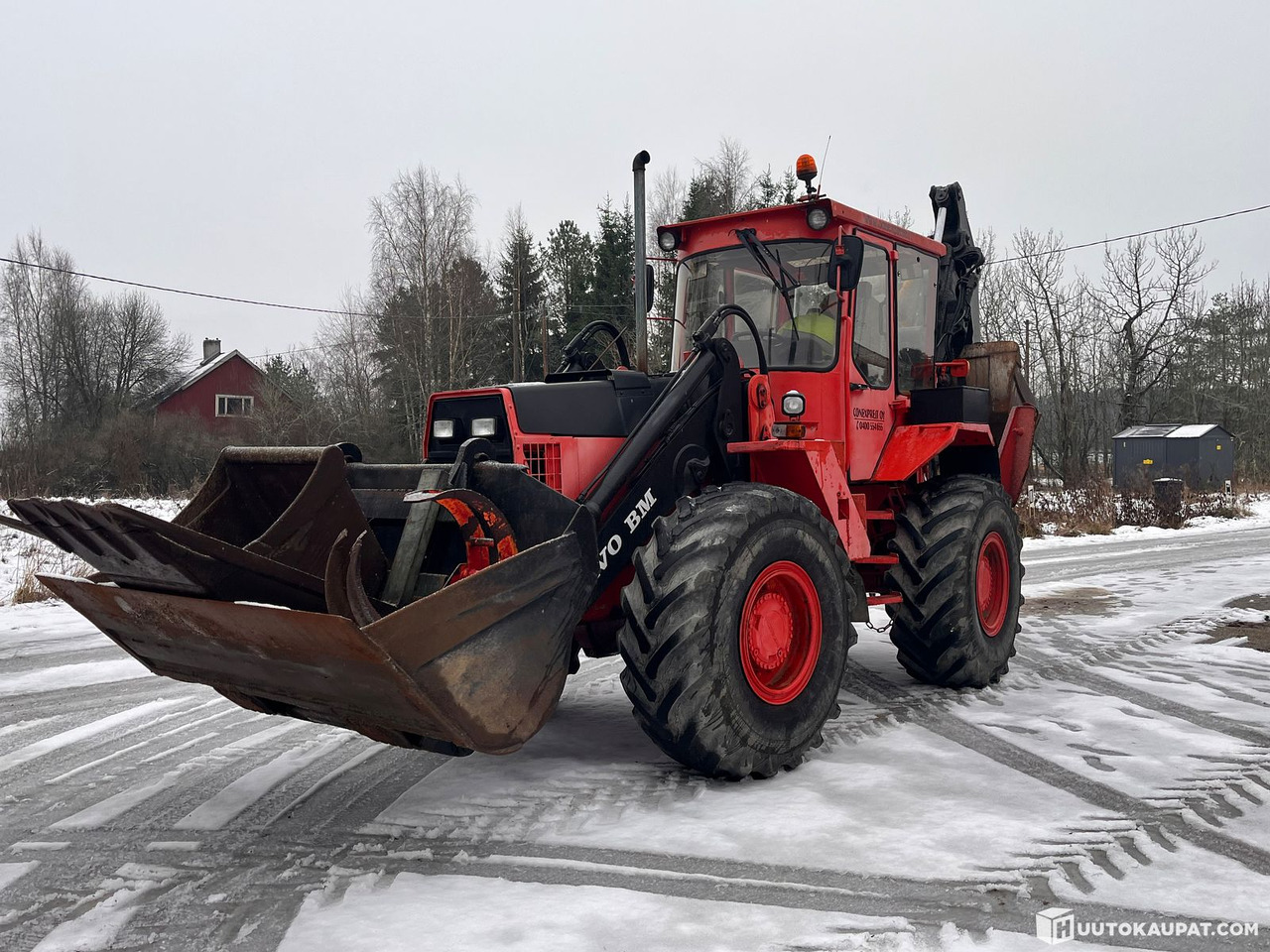 Volvo BM 6300, traktorikaivuri pyörittäjällä ja runsailla lisävarusteilla, 1987, Marttila - Terna: foto 2 Volvo BM 6300, traktorikaivuri pyörittäjällä ja runsailla lisävarusteilla, 1987, Marttila - Terna: foto 2