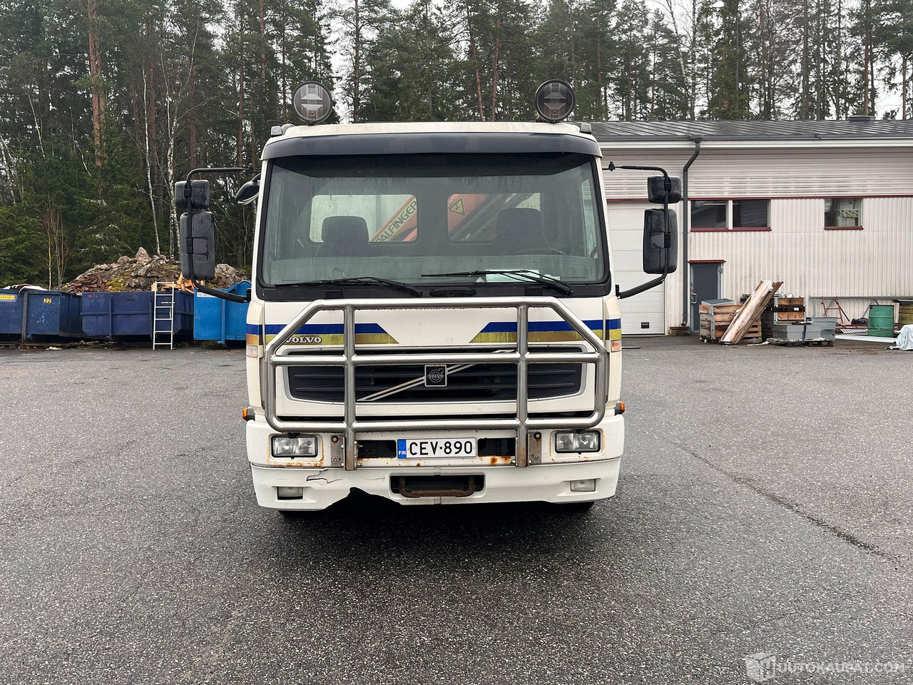 Volvo FL612-FL6H-42R/400, kuorma-auto nosturilla, 2001, Rusko - Autocarro con pianale/ Cassone fisso, Camion con gru: foto 2 Volvo FL612-FL6H-42R/400, kuorma-auto nosturilla, 2001, Rusko - Autocarro con pianale/ Cassone fisso, Camion con gru: foto 2