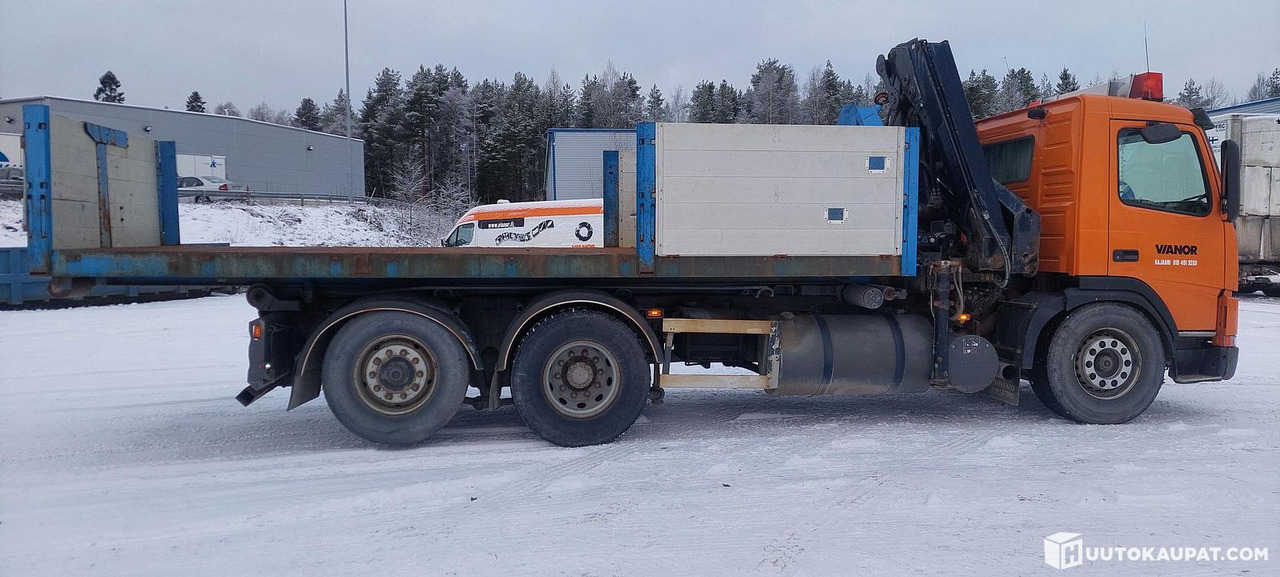 Volvo FM7, 1999, Kajaani - Autocarro con pianale/ Cassone fisso, Camion con gru: foto 5 Volvo FM7, 1999, Kajaani - Autocarro con pianale/ Cassone fisso, Camion con gru: foto 5