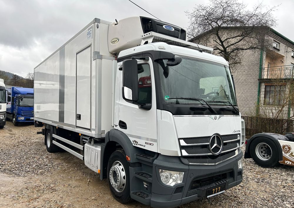Mercedes-Benz Antos 1824 CARRIER SUPRA 1150 DRZWI + winda i drzwi boczne / 7.7m / z Holandii / KLIMA LEKKI / Axor man Tgm T1000-R THERMO King - Autocarro frigorifero: foto 1 Mercedes-Benz Antos 1824 CARRIER SUPRA 1150 DRZWI + winda i drzwi boczne / 7.7m / z Holandii / KLIMA LEKKI / Axor man Tgm T1000-R THERMO King - Autocarro frigorifero: foto 1