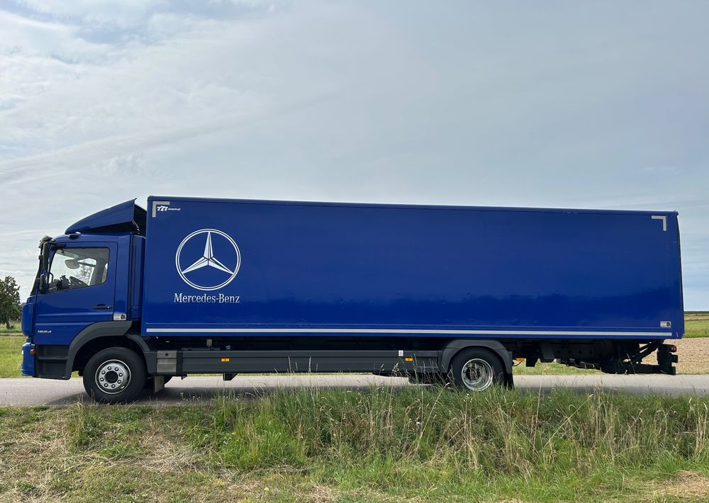 Mercedes-Benz Atego 1524 Z Niemiec 8.65m TOP 2018 Przód i tył na poduszkach 15t DMC / TOP STAN - Autocarro furgonato: foto 4 Mercedes-Benz Atego 1524 Z Niemiec 8.65m TOP 2018 Przód i tył na poduszkach 15t DMC / TOP STAN - Autocarro furgonato: foto 4