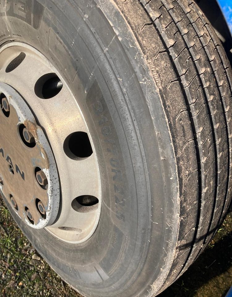 MAN TGS 18.400 NAUKA JAZDY z Niemiec NISKA KABINA ELKA AUTOMAT 4x2 STANDARD 315/70r22.5 SUPER STAN TGX 470 460 420 430 500 510 400 360 410 - Trattore stradale: foto 4 MAN TGS 18.400 NAUKA JAZDY z Niemiec NISKA KABINA ELKA AUTOMAT 4x2 STANDARD 315/70r22.5 SUPER STAN TGX 470 460 420 430 500 510 400 360 410 - Trattore stradale: foto 4