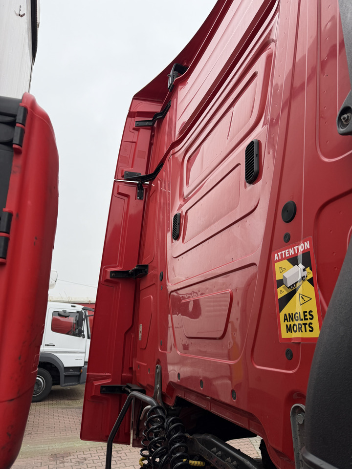 Mercedes Actros MP 4 - Aero kit/ Spoiler: foto 4 Mercedes Actros MP 4 - Aero kit/ Spoiler: foto 4