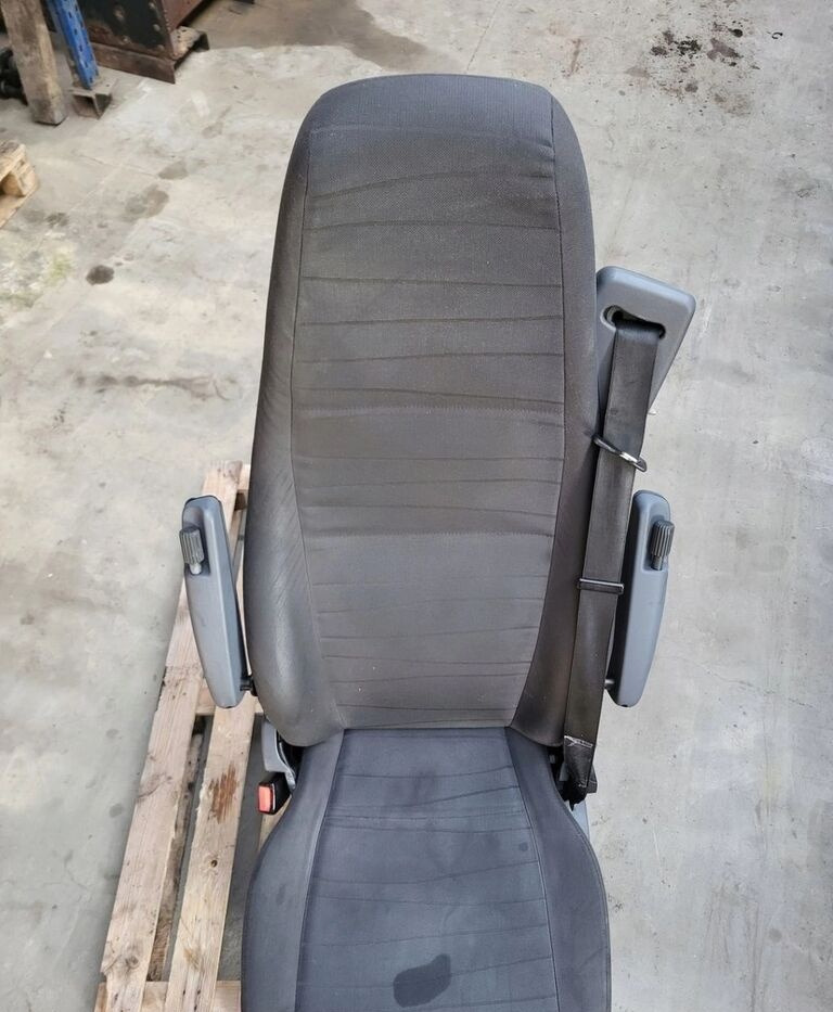 Scania R Euro 6 2189660 Scania R Euro 6 2189660 truck - Sedile per Camion: foto 3 Scania R Euro 6 2189660 Scania R Euro 6 2189660 truck - Sedile per Camion: foto 3