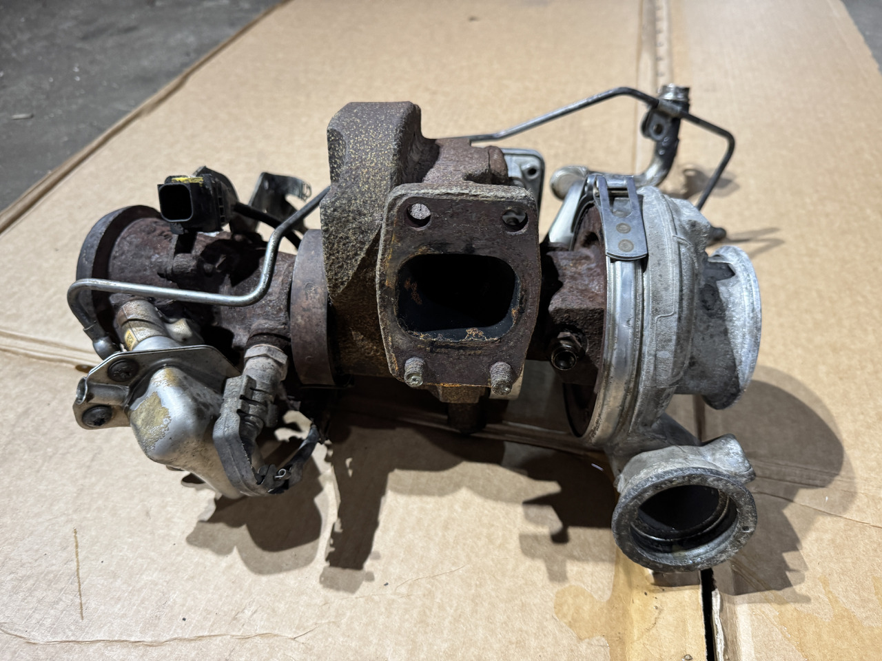 Mercedes OM934 Atego III E6 - Turbocompressore: foto 4 Mercedes OM934 Atego III E6 - Turbocompressore: foto 4