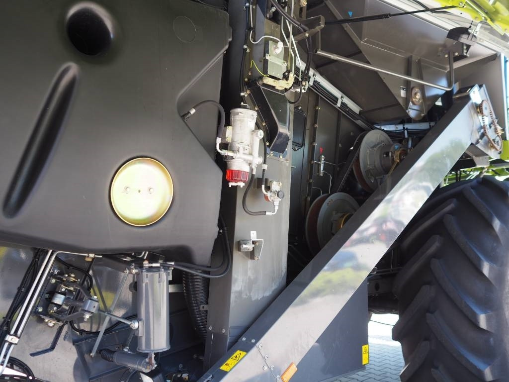 Mietitrebbia Claas Tucano 570 + V770: foto 10