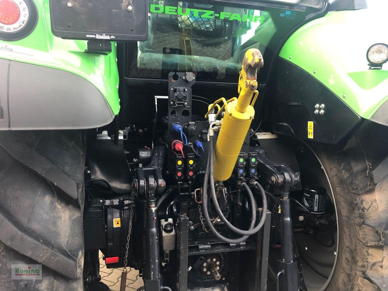 Leasing di Deutz-Fahr 6215 Agrotron TTV Deutz-Fahr 6215 Agrotron TTV: foto 9 Leasing di Deutz-Fahr 6215 Agrotron TTV Deutz-Fahr 6215 Agrotron TTV: foto 9