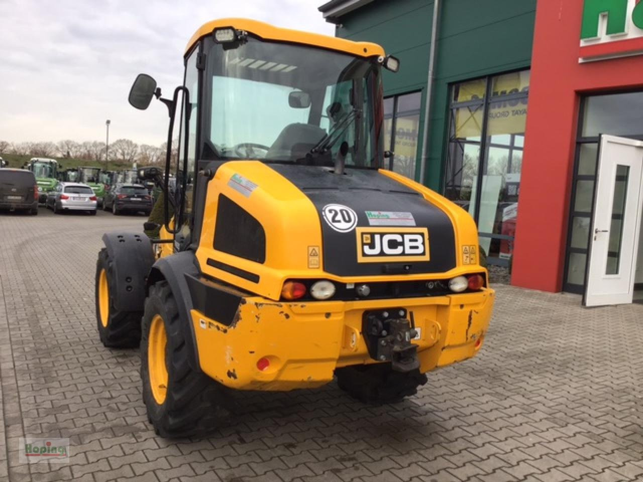 Pala gommata JCB TM 220: foto 9