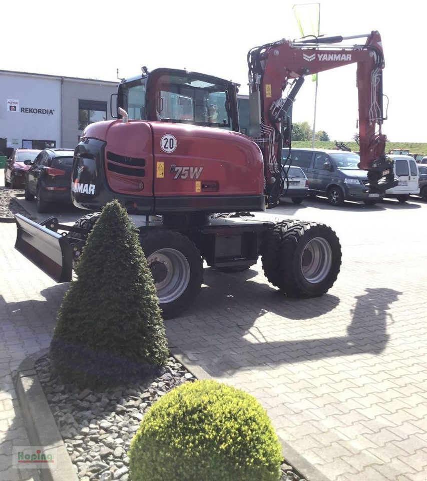 Yanmar B75W - Escavatore gommato: foto 4 Yanmar B75W - Escavatore gommato: foto 4