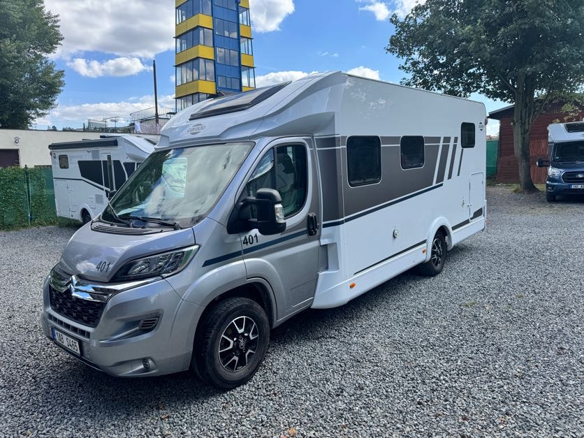 CARADO T447 PRO+ , camera, radio, awning, bike holder, LPG, ALU - Camper profilato: foto 2 CARADO T447 PRO+ , camera, radio, awning, bike holder, LPG, ALU - Camper profilato: foto 2