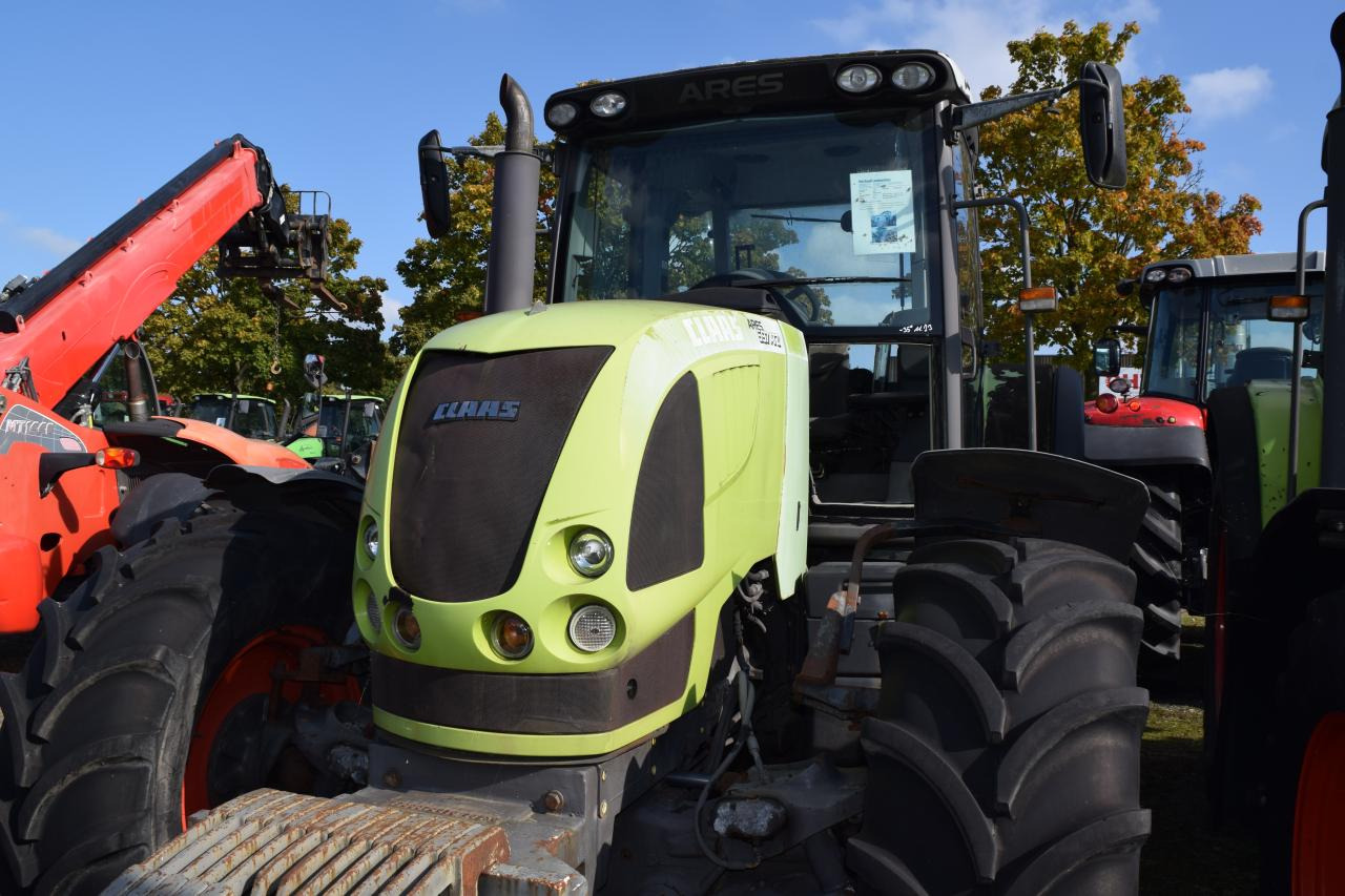 CLAAS Ares 697 ATZ - Trattore: foto 2 CLAAS Ares 697 ATZ - Trattore: foto 2