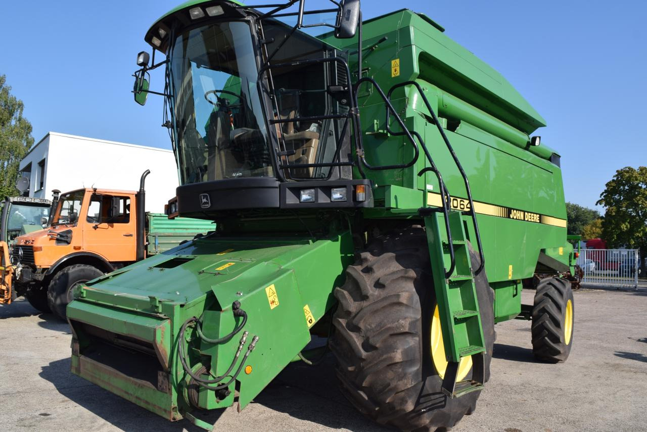 John Deere 2064 - Mietitrebbia: foto 2 John Deere 2064 - Mietitrebbia: foto 2
