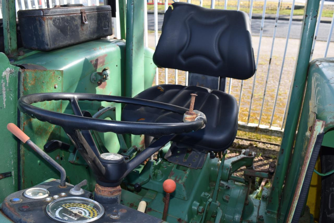 John Deere 2130 - Trattore: foto 5 John Deere 2130 - Trattore: foto 5