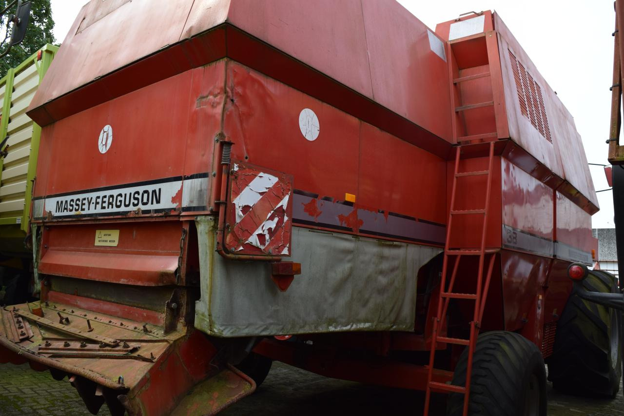 Massey Ferguson MF 38 - Mietitrebbia: foto 5 Massey Ferguson MF 38 - Mietitrebbia: foto 5