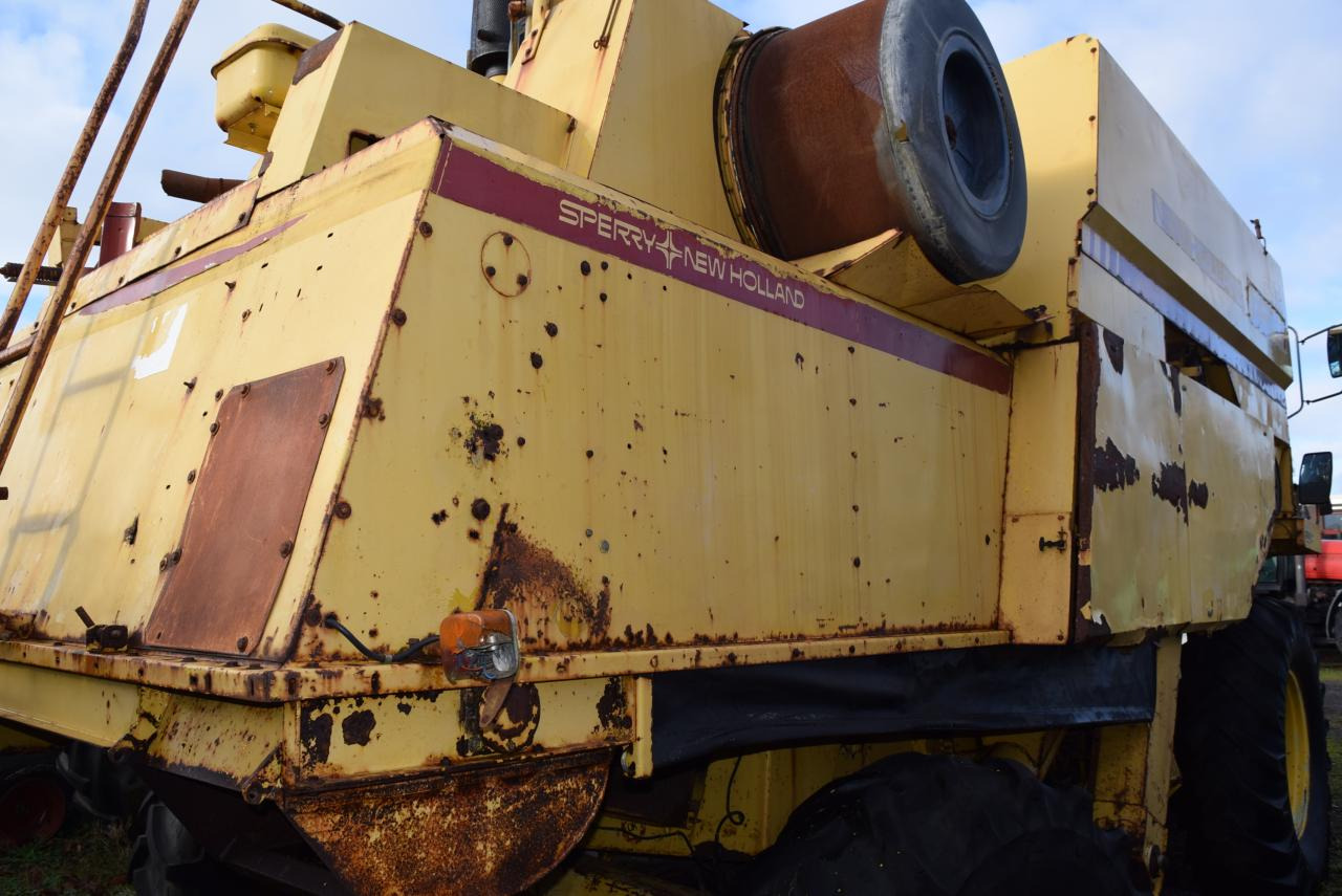 New Holland TF 44 - Mietitrebbia: foto 4 New Holland TF 44 - Mietitrebbia: foto 4
