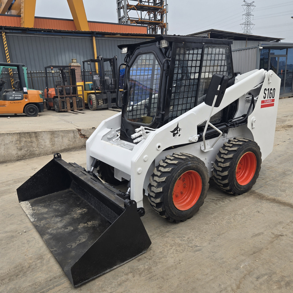 BOBCAT S160 - Minipala: foto 1 BOBCAT S160 - Minipala: foto 1