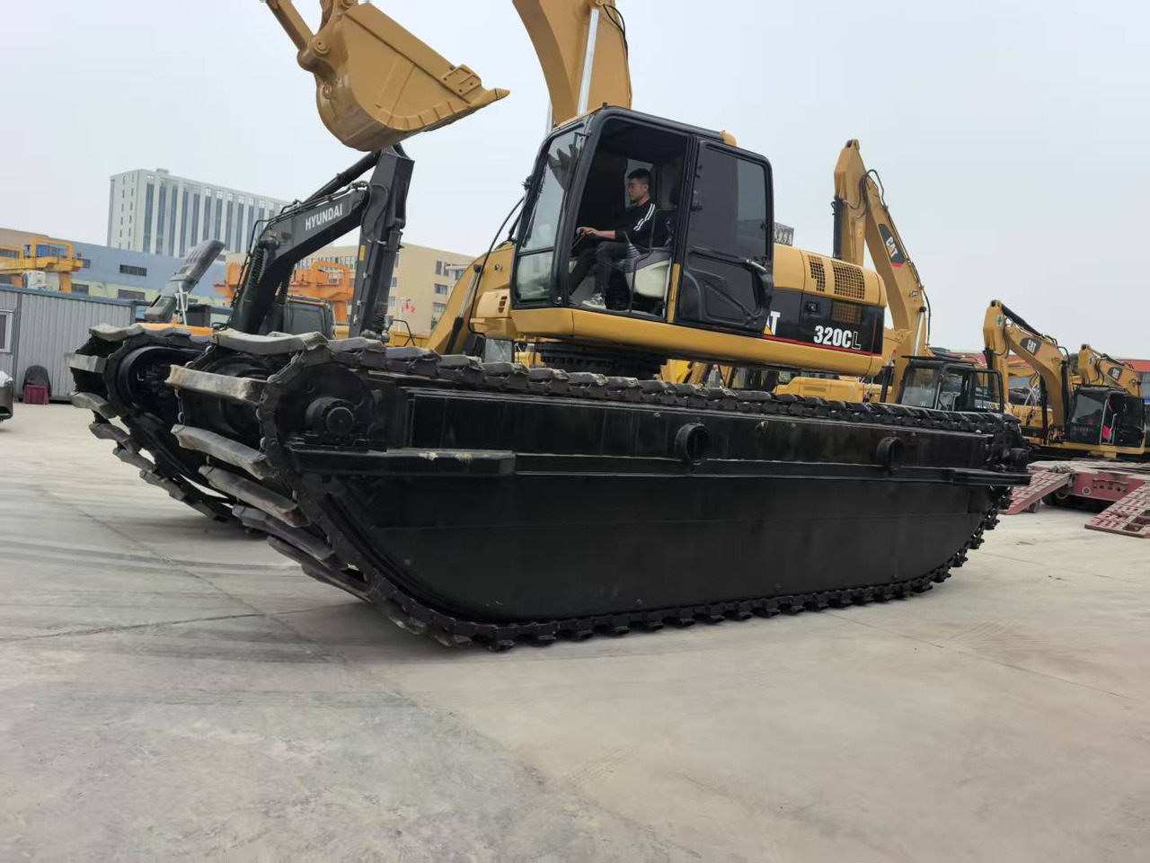 CATERPILLAR 320C boat excavator - Escavatore anfibio: foto 2 CATERPILLAR 320C boat excavator - Escavatore anfibio: foto 2