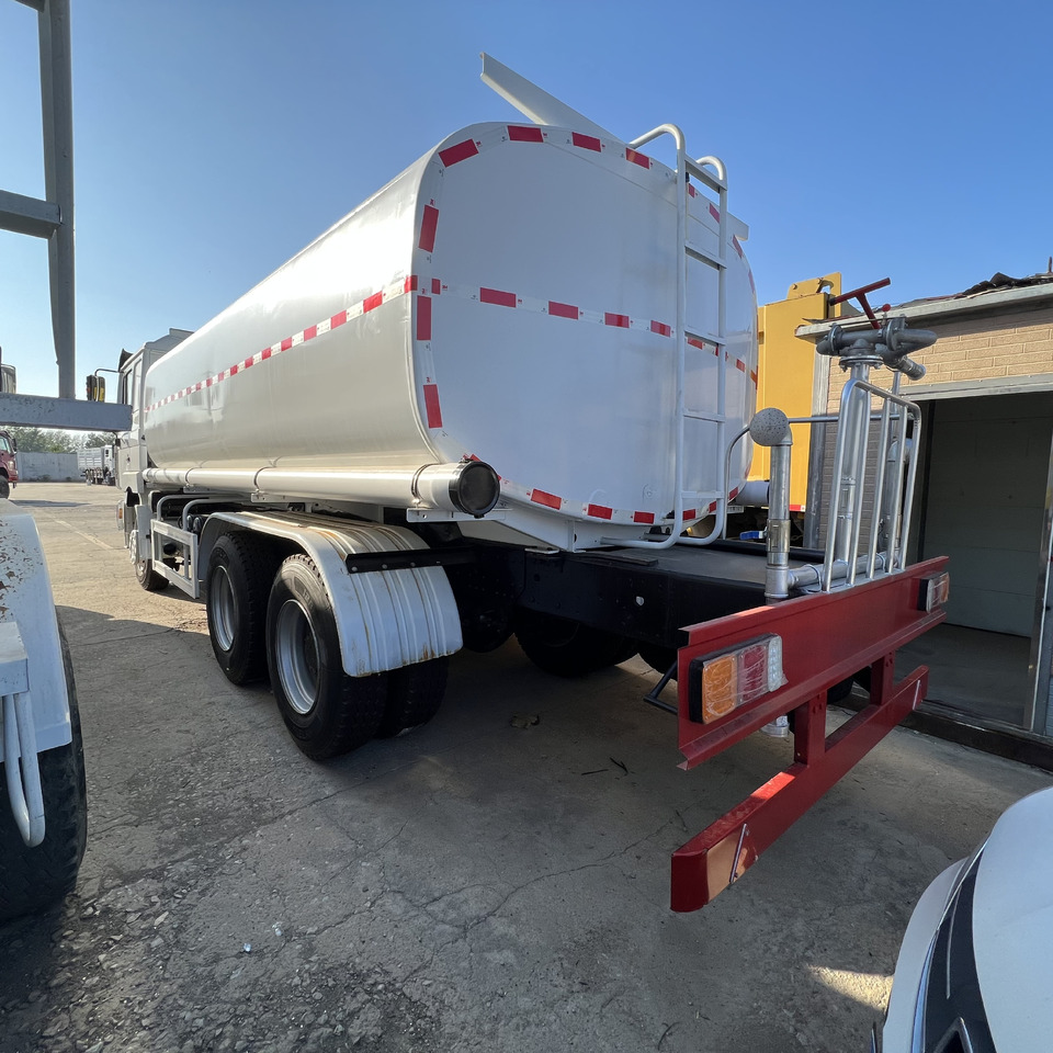 Leasing di SHACMAN F3000 Water Truck SHACMAN F3000 Water Truck: foto 7 Leasing di SHACMAN F3000 Water Truck SHACMAN F3000 Water Truck: foto 7