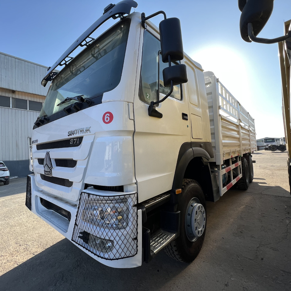 SINOTRUK HOWO - Camion: foto 3 SINOTRUK HOWO - Camion: foto 3