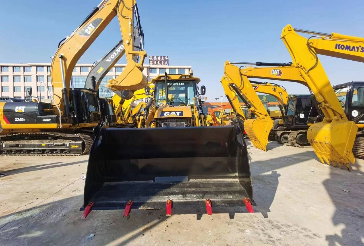 Caterpillar 420F - Terna: foto 1 Caterpillar 420F - Terna: foto 1