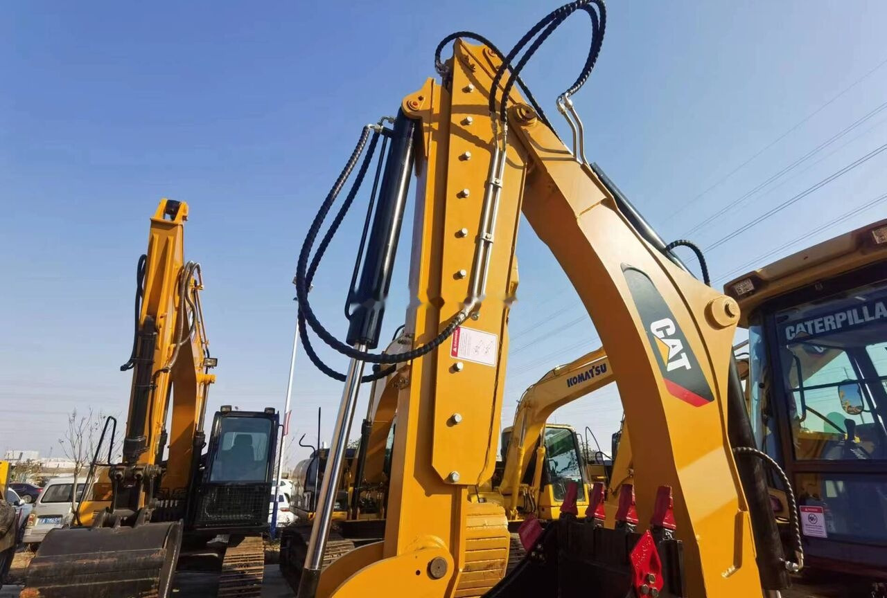 Caterpillar 420F - Terna: foto 5 Caterpillar 420F - Terna: foto 5