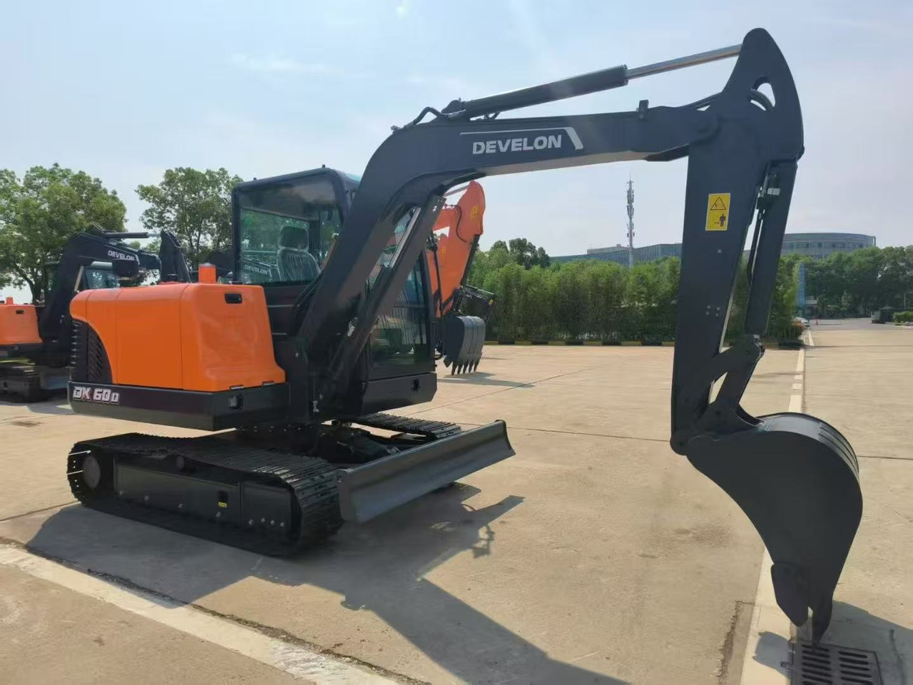 DOOSAN DX60D - Miniescavatore: foto 1 DOOSAN DX60D - Miniescavatore: foto 1